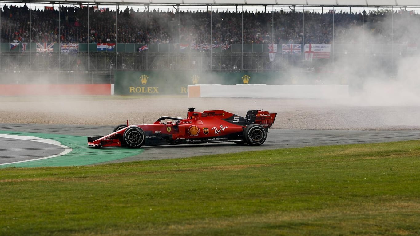Ab vom Schuss: Ferrari-Pilot Sebastian Vettel nach dem Crash.