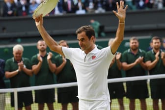 Beeindruckende Vorstellung trotz Niederlage: Roger Federer zeigte im Wimbledon-Finale gegen Novak Djokovic wieder einmal, warum er vielen als bester Tennisspieler aller Zeiten gilt.