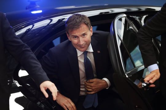 Der britische Außenminister Jeremy Hunt kommt zum Treffen der EU-Chefdiplomaten im Sitz des Europäischen Rates in Brüssel.