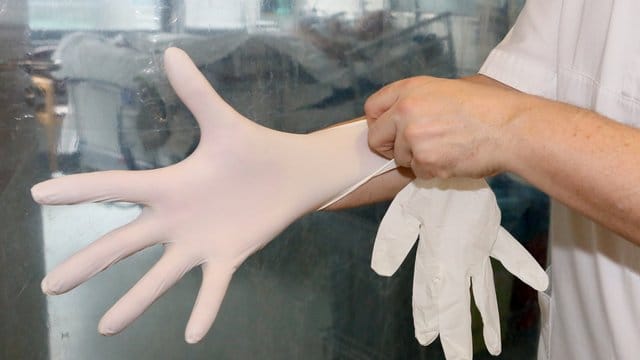 Laut der Bertelsmann-Studie haben große Krankenhäuser einen klaren Vorteil: Sie verfügen über mehr Ausstattung und Erfahrung als kleinere Kliniken. Laut der Bertelsmann-Studie haben große Krankenhäuser einen klaren Vorteil: Sie verfügen über mehr Ausstattung und Erfahrung als kleinere Kliniken.