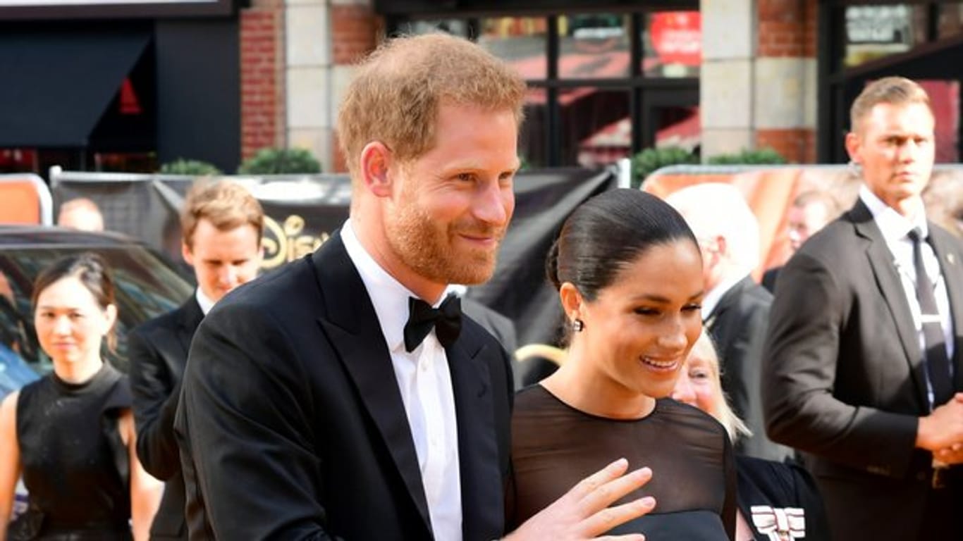 Prinz Harry mit seiner Frau Meghan bei der Europa-Premiere von "König der Löwen" in London.
