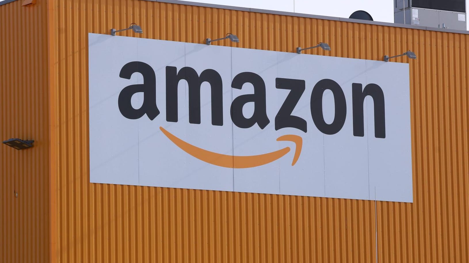 Amazon Logistikzentrum Dortmund: Nach Angaben der Gewerkschaft Verdi beteiligten sich bereits bundesweit mehr als 2.000 Beschäftigte an dem Ausstand. (Symbolbild)