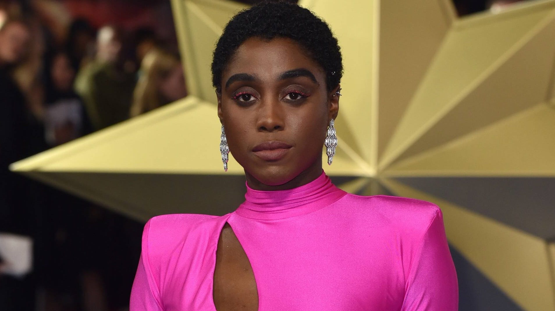 Lashana Lynch: Die Gerüchteküche um Daniel Craigs letzten Einsatz als James Bond brodelt.