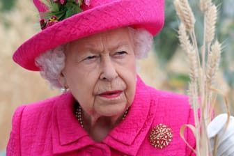 Königin Elizabeth II.: Die Queen sorgt sich um das Wohl der Schwäne.