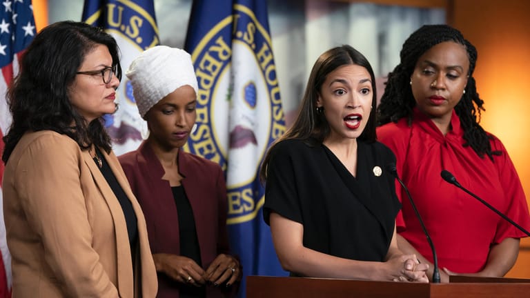 Alexandria Ocasio-Cortez, Ayanna Pressley, Rashida Tlaib, Ilhan Omar: Die vier demokratischen Abgeordneten haben Trumps Äußerungen bei einem gemeinsamen Pressetermin verurteilt