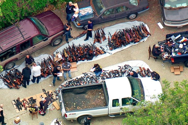 Waffenfund in Bel Air, Los Angeles: Die Polizei war im Mai in einer Villa auf das Waffenarsenal mit mehr als 1.000 Gewehren gestoßen.