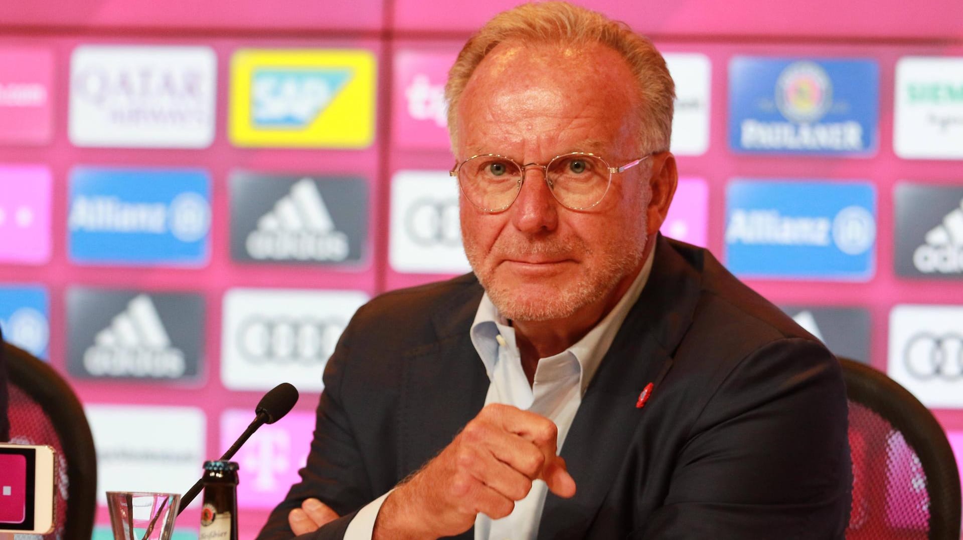 Karl-Heinz Rummenigge: Bayern Münchens Vorstandsvorsitzender rechnet mit weiteren Transfers.