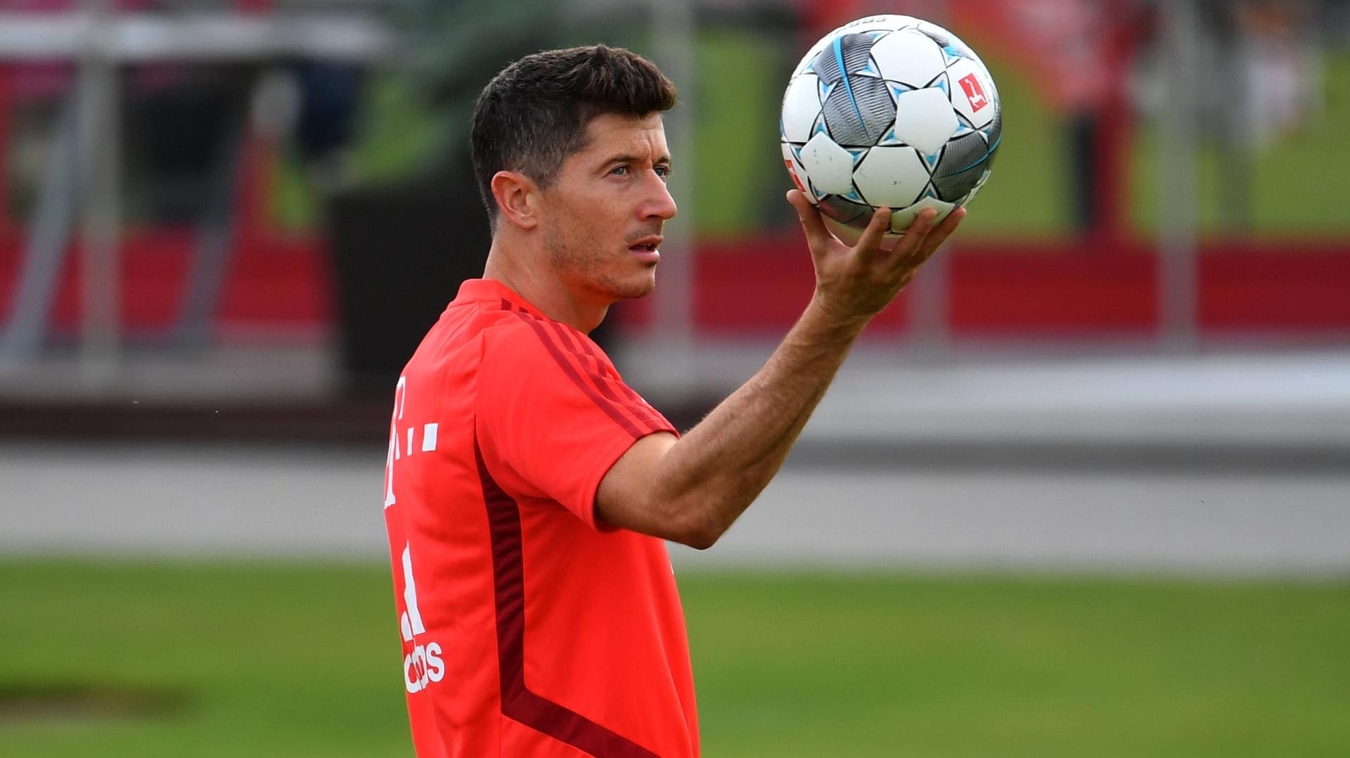 Robert Lewandowski: Der Superstar steht vor einer Vertragsverlängerung beim FC Bayern.