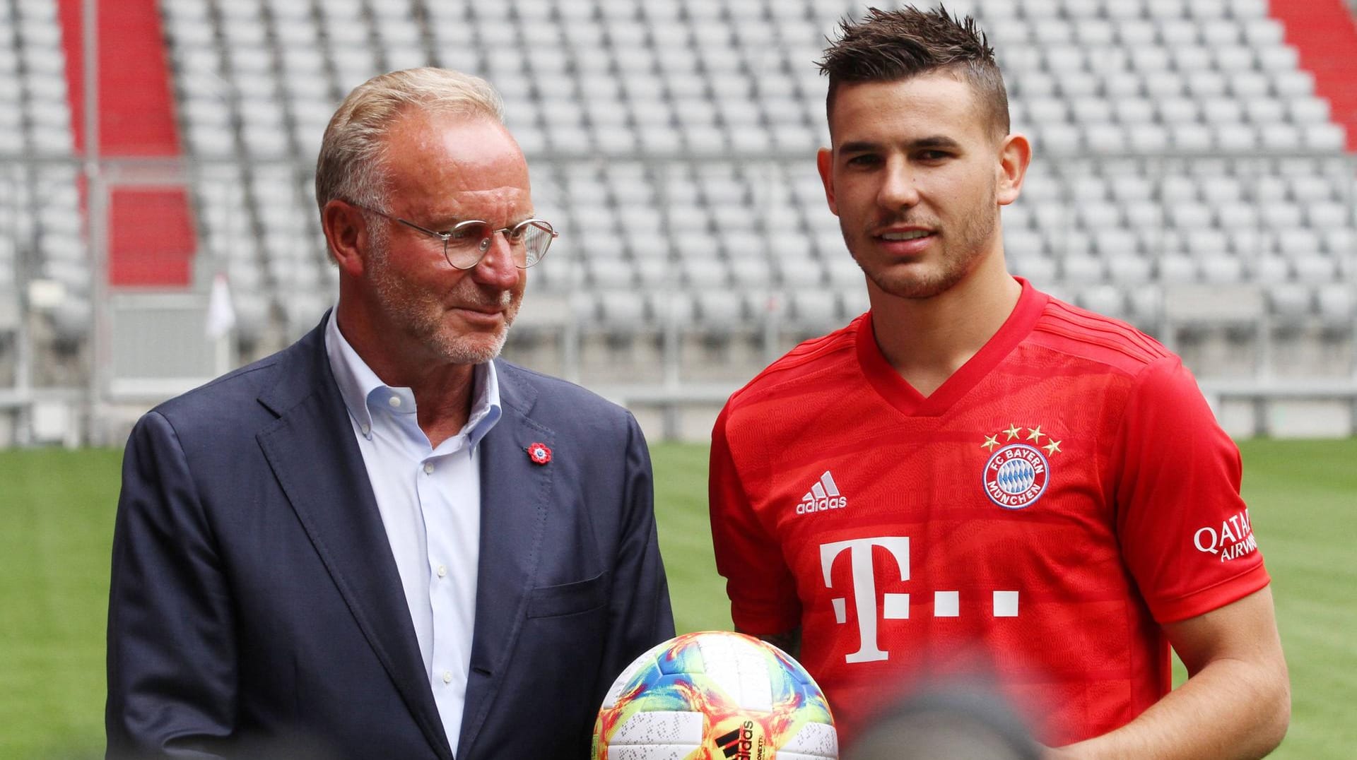 Vorstandschef Rummenigge mit Neuzugang Lucas Hernandez: "Ich sehe wenig bessere Abwehrreihen in Europa."