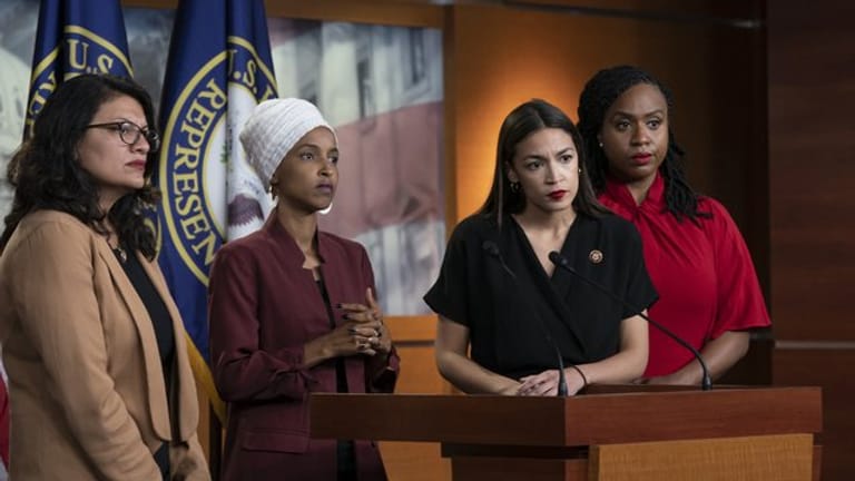 Die Demokratinnen Rashida Tlaib (l-r), Ilhan Omar, Alexandria Ocasio-Cortez und Ayanna Pressley in Washington.