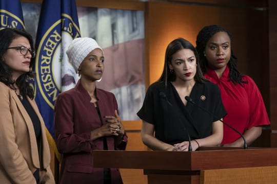 Die Demokratinnen Rashida Tlaib (l-r), Ilhan Omar, Alexandria Ocasio-Cortez und Ayanna Pressley in Washington.