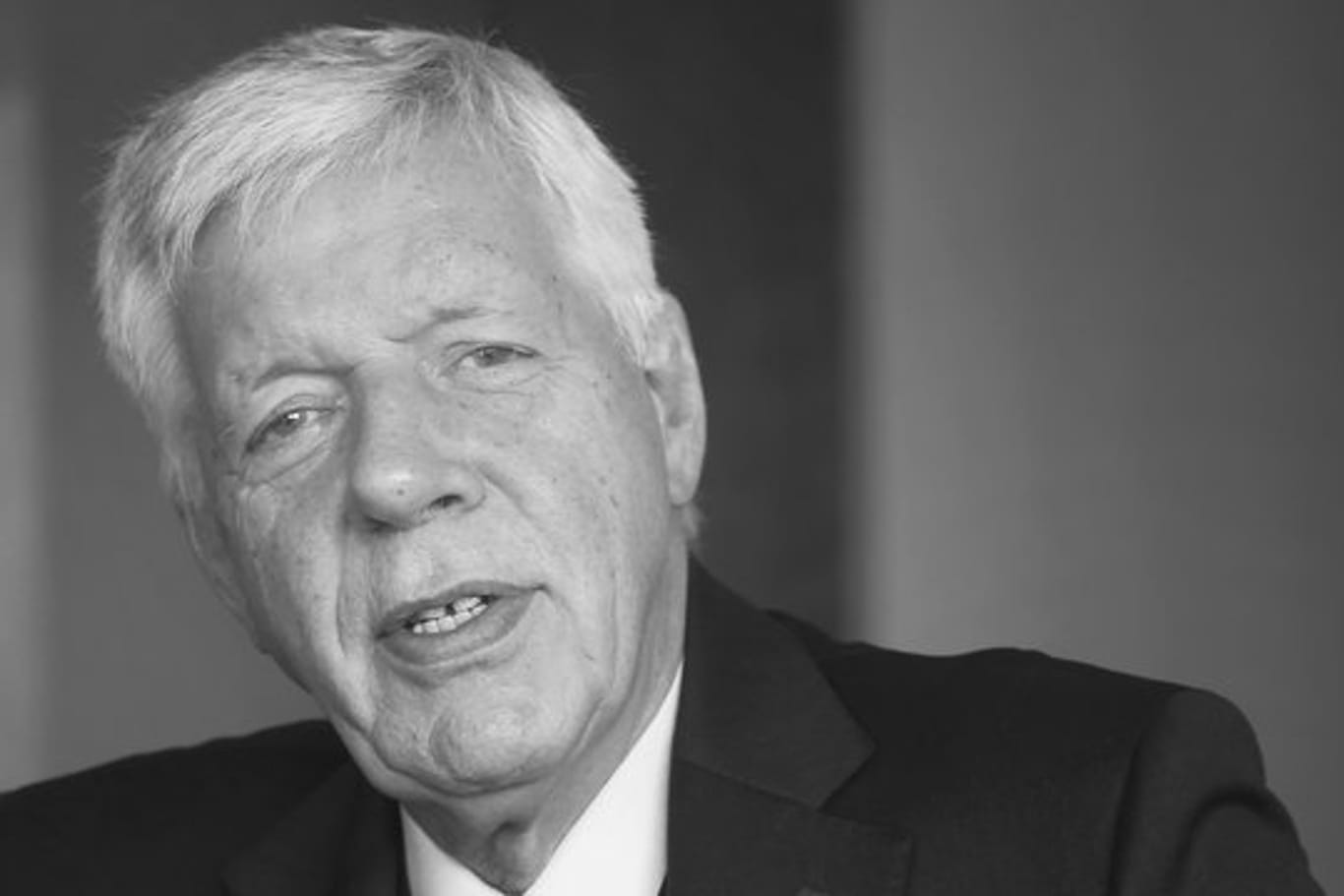 Der ehemalige Bundeswirtschaftsminister Werner Müller ist tot.