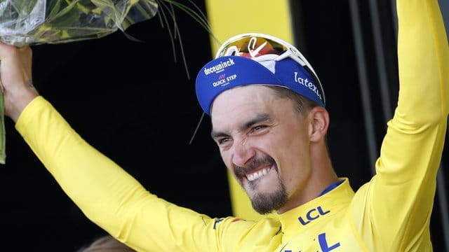 "Ich will dieses Maillot Jaune so weit tragen, wie es nur geht", sagt Alaphilippe.