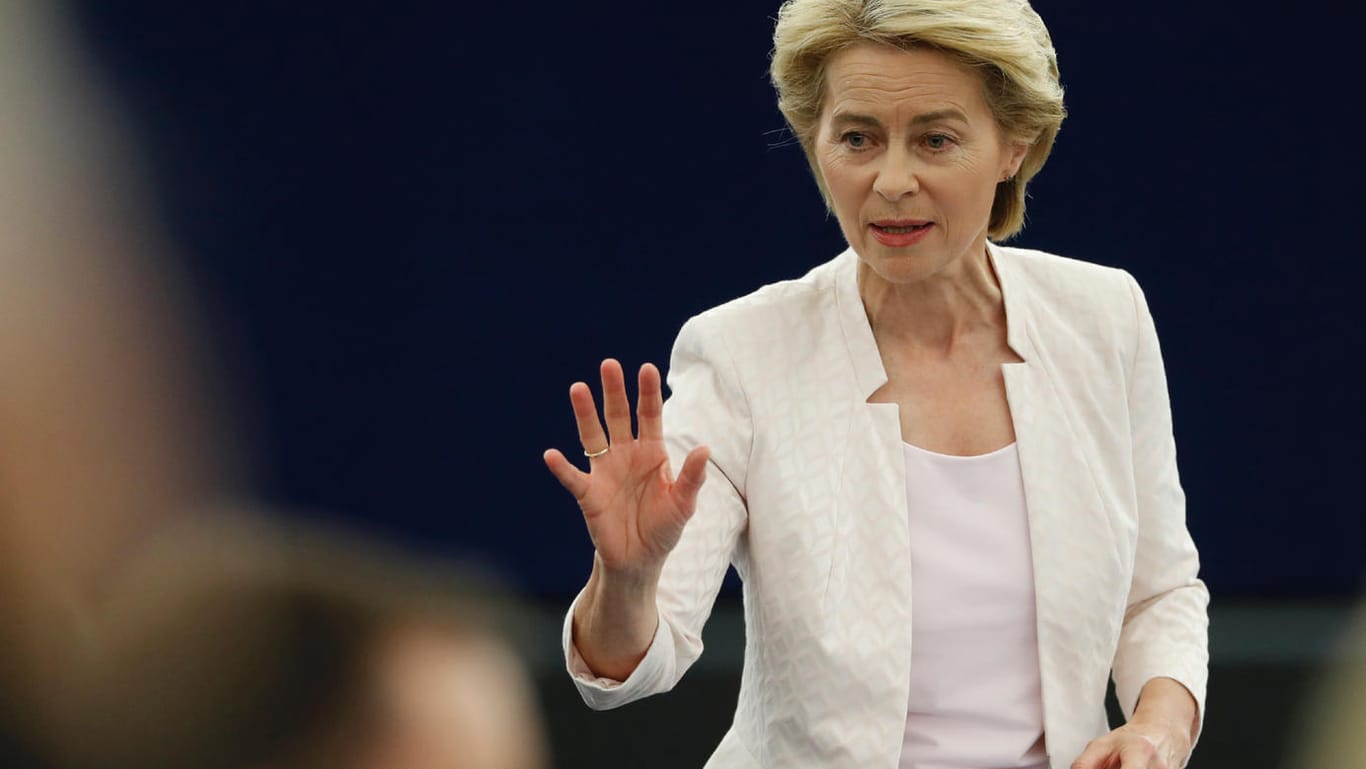 Bewerbungsrede in Straßburg: Ursula von der Leyen will sich am Abend vom Europaparlament zur neuen EU-Kommissionspräsidentin wählen lassen.