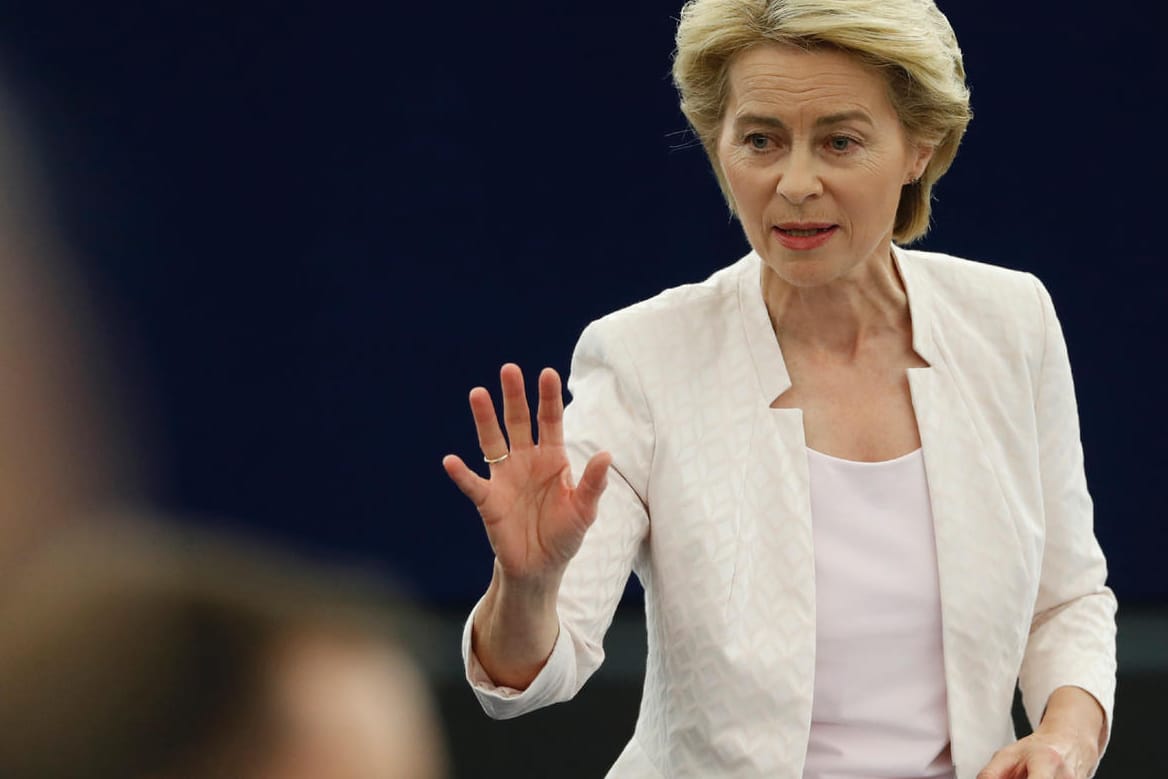 Bewerbungsrede in Straßburg: Ursula von der Leyen will sich am Abend vom Europaparlament zur neuen EU-Kommissionspräsidentin wählen lassen.