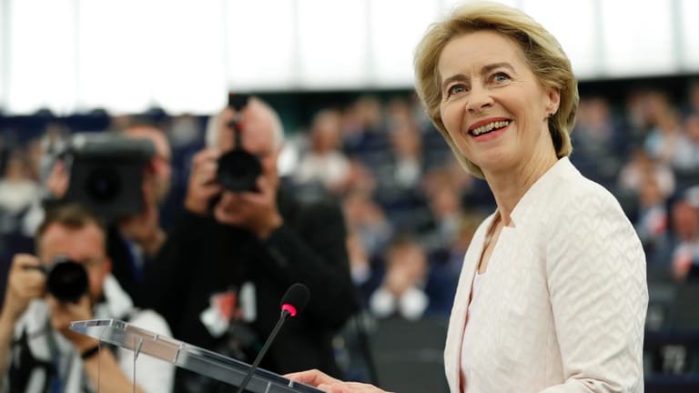 Ursula von der Leyen vor den Abgeordneten des Europaparlaments.