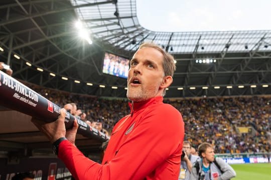 Schaut sich um: PSG-Coach Thomas Tuchel beim Testspiel in Dresden.