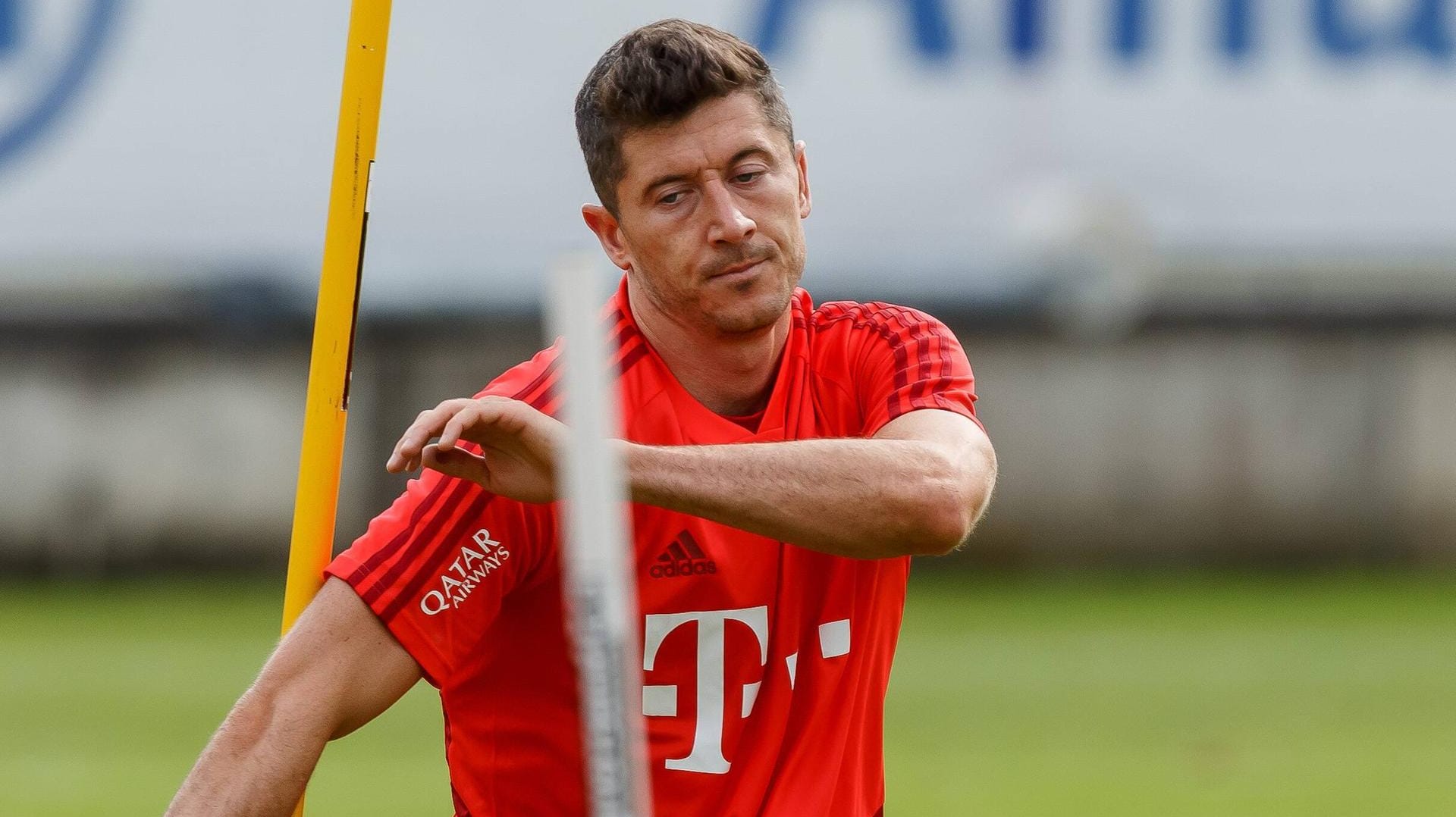 Robert Lewandowski: Der Bundesliga-Torschützenkönig will neue Mitspieler.