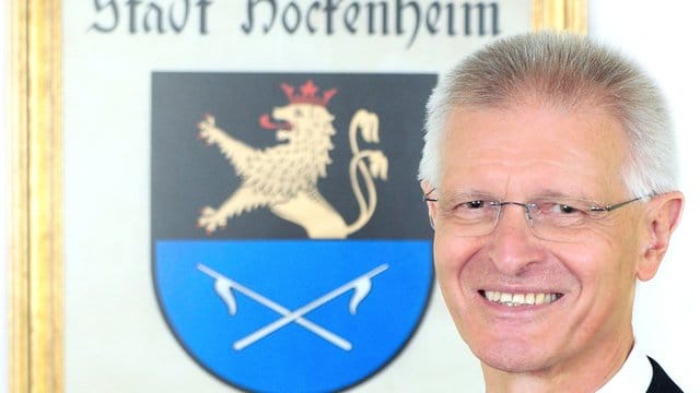 Der Hockenheimer Oberbürgermeister Dieter Gummerist ist von einem Unbekannten angegriffen und schwer verletzt worden.