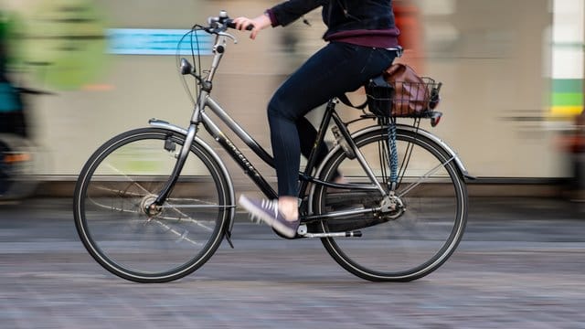 Wer nach der Arbeit mit dem Fahrrad nach Hause fährt, kann gleich etwas abschalten. Wer nach der Arbeit mit dem Fahrrad nach Hause fährt, kann gleich etwas abschalten.