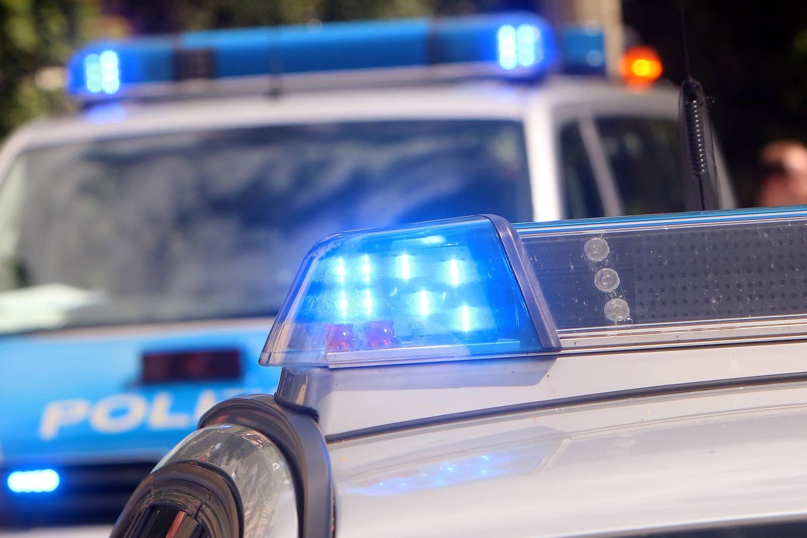 Polizeieinsatz: In Halle (Saale) wurde ein Tatverdächtiger im Mordfall einer 18-Jährigen festgenommen.