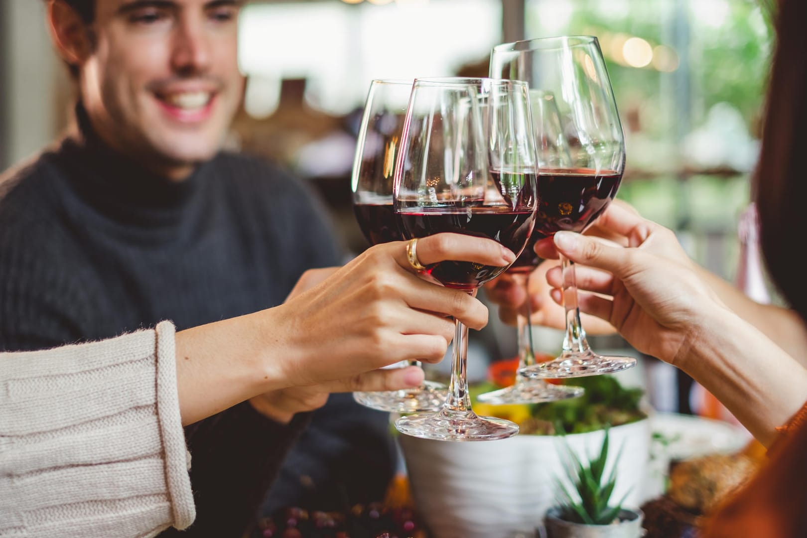 Wer liebt es nicht, den Tag mit seinen Liebsten bei gutem Essen und Trinken in einem schönen Lokal ausklingen zu lassen?