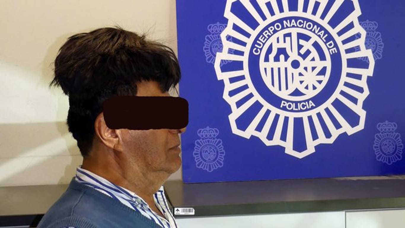 "Bad-Hair-Day": So versuchte der Drogenkurier, die Sicherheitskontrolle auf dem Flughafen von Barcelona zu passieren.
