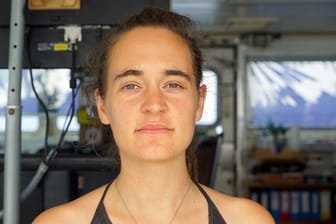 Carola Rackete: Die SeaWatch-Kapitänin war nach ihrer Landung im Hafen von Lampedusa festgenommen worden.
