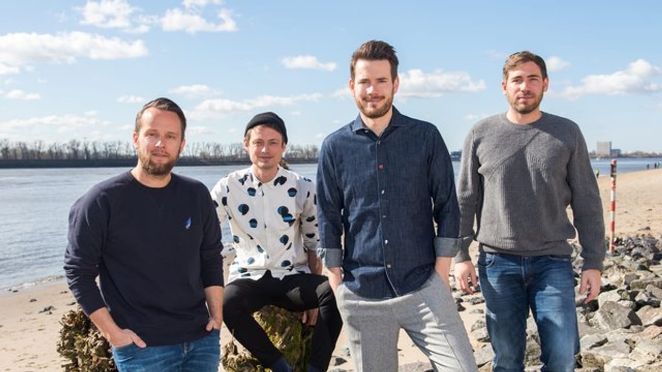Die Band Revolverheld: Kristoffer Hünecke (l-r), Jakob Sinn, Johannes Strate und Niels Kristian Hansen.