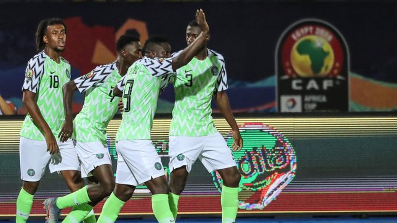 Nigerias Spieler feiern das 1:0 ihrer Mannschaft beim Spiel um Platz drei gegen Tunesien.