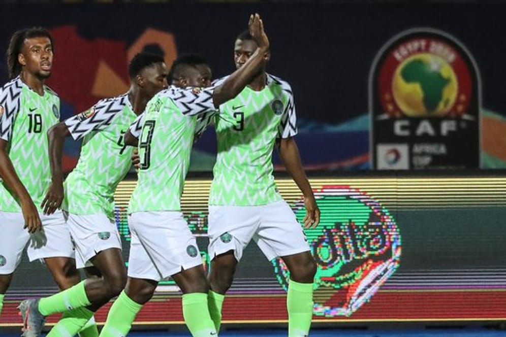 Nigerias Spieler feiern das 1:0 ihrer Mannschaft beim Spiel um Platz drei gegen Tunesien.
