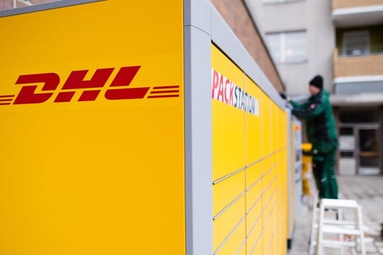 Die mTan-Nummer für DHL-Packstationen wird künftig in der DHL-Paket-App angezeigt.
