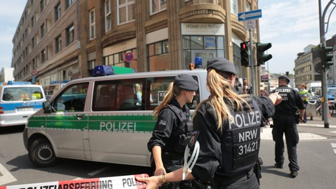 Am Donnerstagmorgen wurden auch in Köln Wohnungen mutmaßlicher Gefährder aus dem islamistischen Umfeld durchsucht.