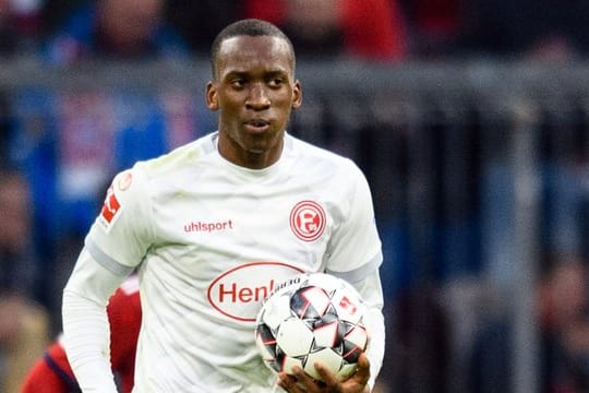 Sorgte mit seinem Hattrick für ein Remis im Spiel gegen den FC Bayern München: Torschütze Dodi Lukebakio von Fortuna Düsseldorf.