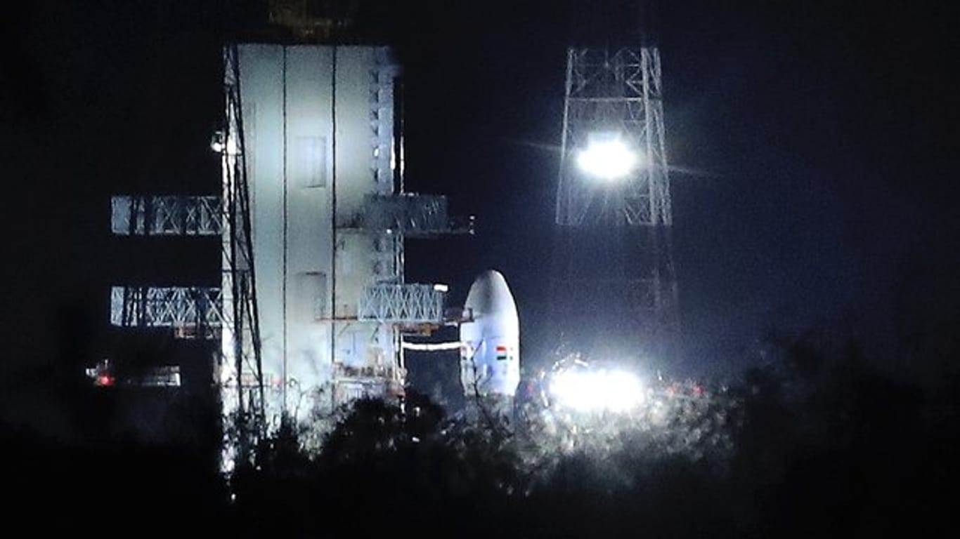 Die Raumsonde "Chandrayaan-2" steht nach dem abgesagten Start am 15.