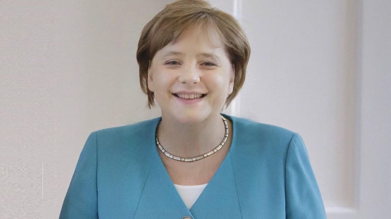 Angela Merkel: Nach Bearbeitung mit der FaceApp sieht sie so aus.