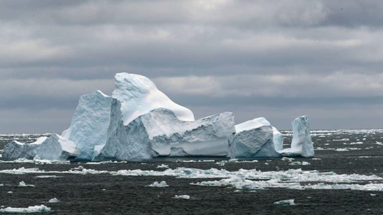 Wärmere Meeresströmungen lassen den Westantarktischen Eisschild in zunehmendem Tempo abschmelzen.