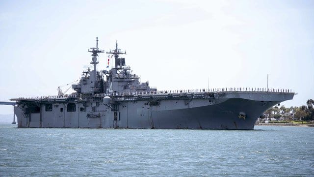 Das US-Marineschiff USS Boxer soll sich in internationalen Gewässern befunden haben, als sich die Drohne angeblich näherte. Das US-Marineschiff USS Boxer soll sich in internationalen Gewässern befunden haben, als sich die Drohne angeblich näherte.