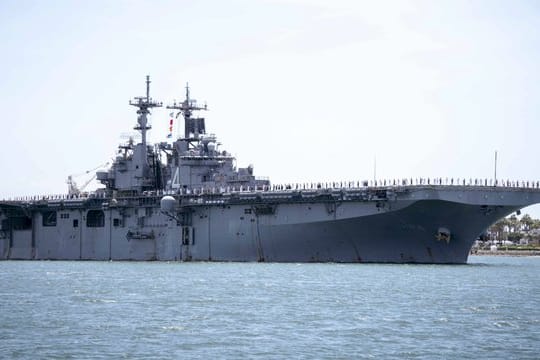 Das US-Marineschiff USS Boxer soll sich in internationalen Gewässern befunden haben, als sich die Drohne angeblich näherte.