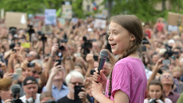 "Wir werden nie aufhören", sagte die 16-jährige Klima-Aktivistin Greta Thunberg bei einer Klimakundgebung in Berlin.