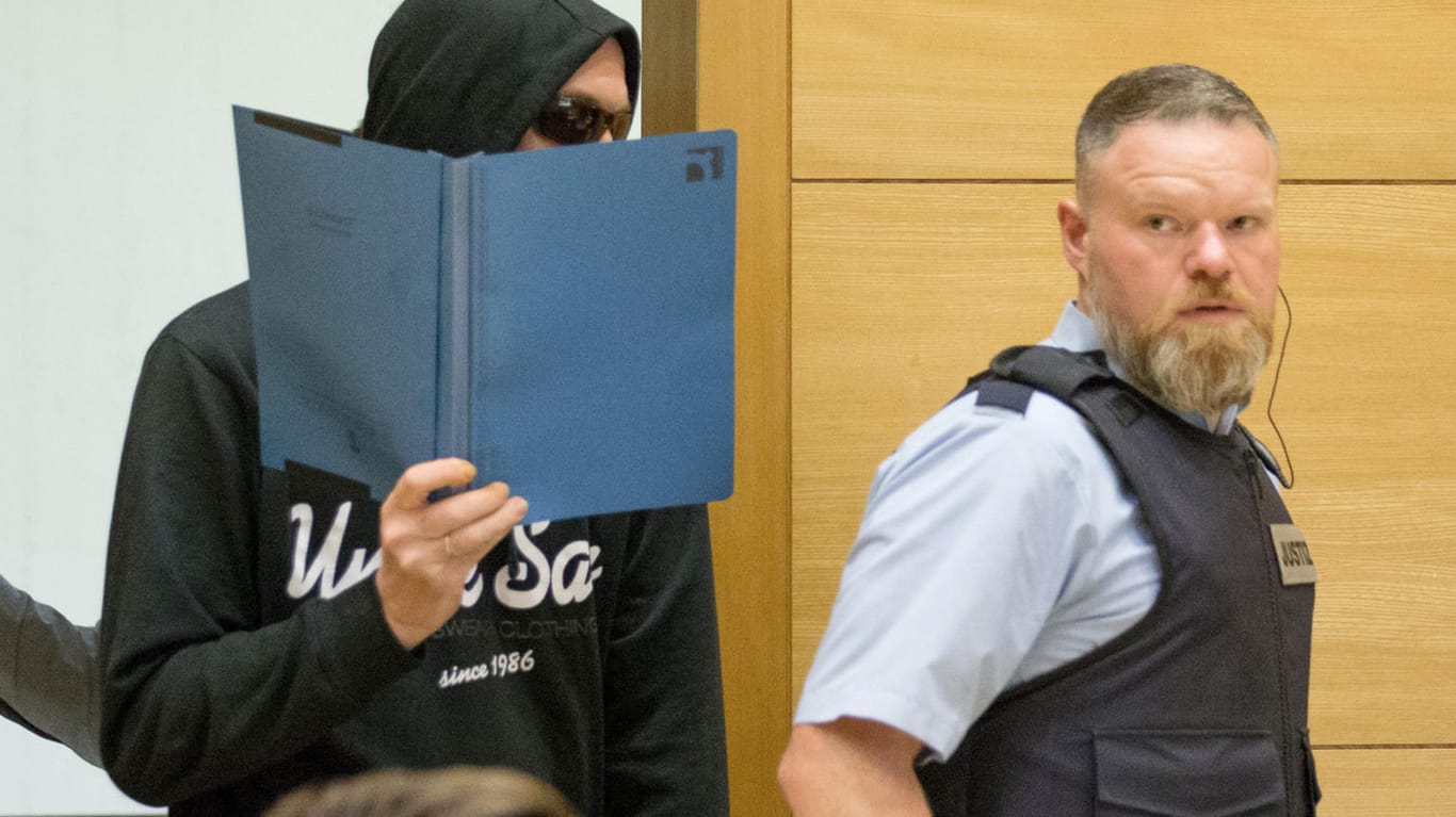 Prozess am Landgericht Bielefeld: Die zwei Angeklagten sind zu lebenslanger Haft verurteilt worden.