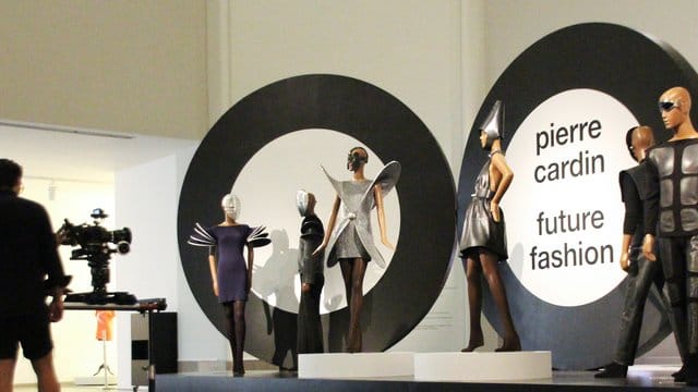 Abgehoben: Spacige Kreationen von Pierre Cardin.