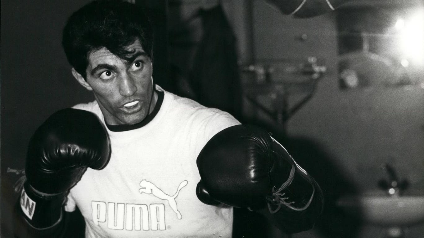 Enrico Scacchia im Jahre 1985 bei der Vorbereitung auf einen Kampf.