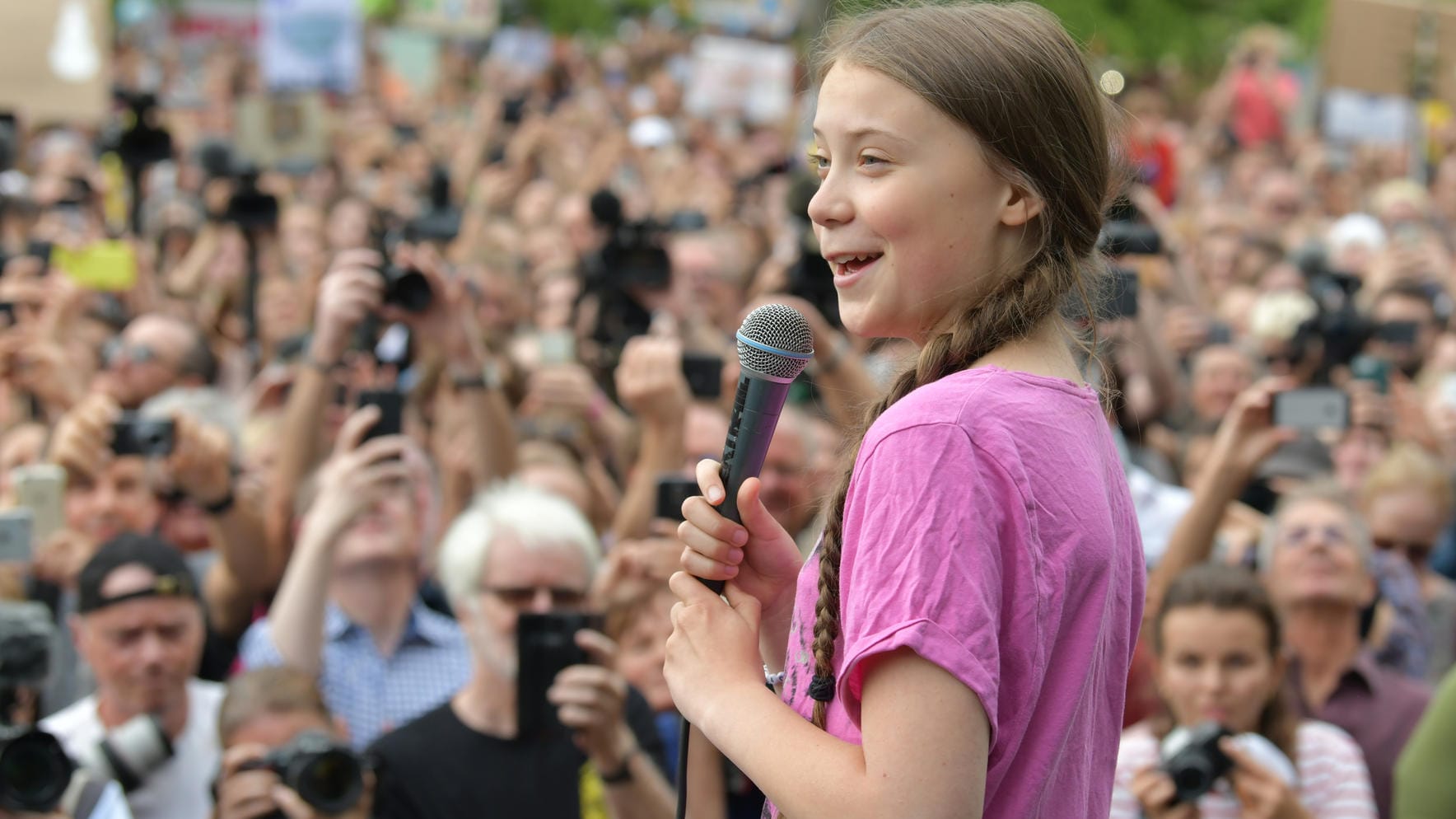 Greta Thunberg spricht in Berlin: Die Klimaaktivistin motiviert andere Fridays-for-Future-Teilnehmer.