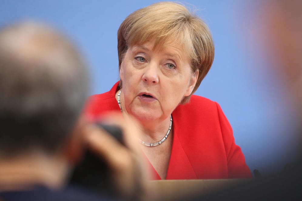 Bundeskanzlerin Angela Merkel stellte sich am Freitag 90 Minuten lang den Fragen der Journalisten – jetzt geht es für sie in die Sommerpause.
