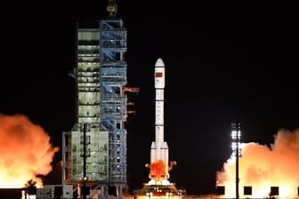 Die Rakete mit dem Raumlabor "Tiangong 2" bei ihrem Start im September 2016.