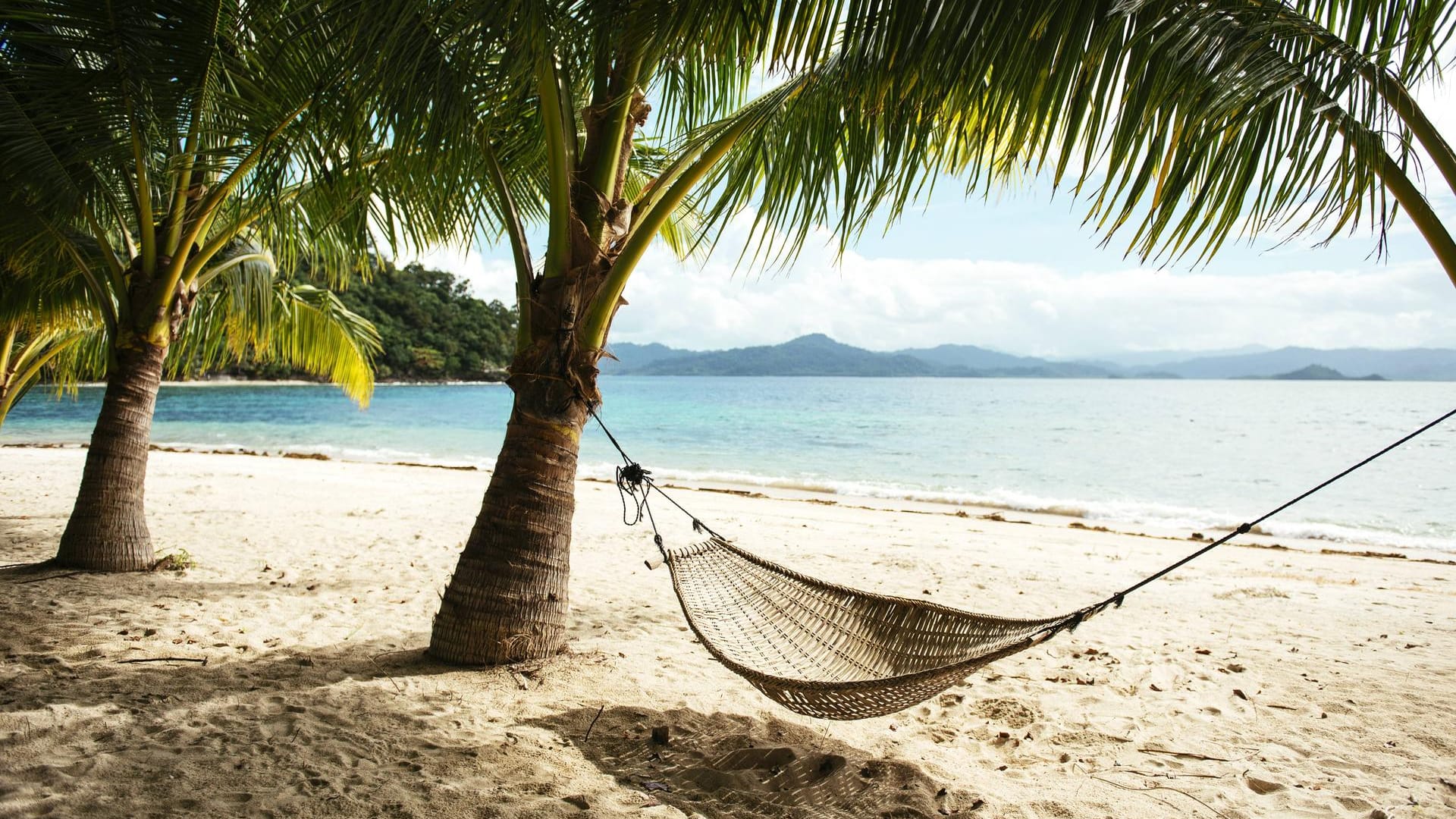 Hängematte am Strand: Ein Tourist musste Strafe zahlen, weil er eine Hängematte aufhing. (Symbolbild)