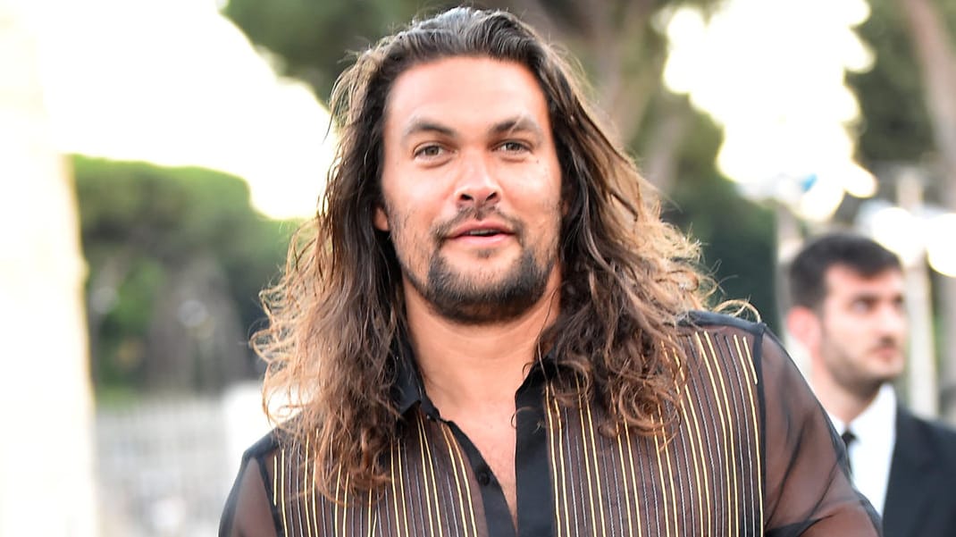 Jason Momoa: Er wurde in Nānākuli auf Hawaii geboren.