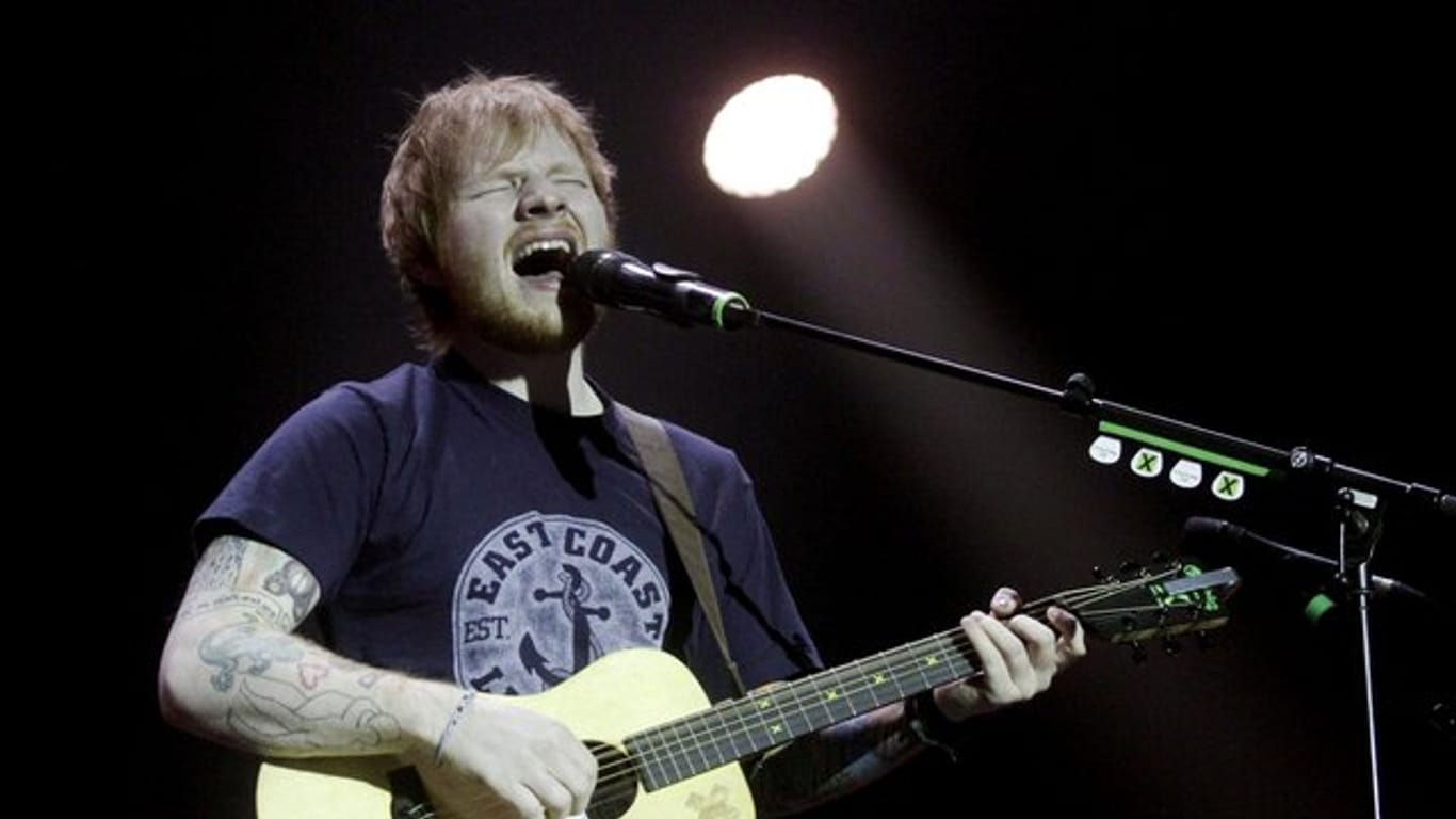 Ed Sheeran ist wieder gut in den deutschen Charts vertreten.