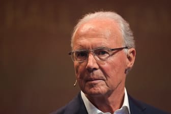 Die Bundesanwaltschaft der Schweiz will das Strafverfahren gegen Franz Beckenbauer im Zusammenhang mit der Vergabe der WM 2006 von den weiteren Verfahren abtrennen.